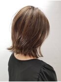 20代30代/大人可愛い/外ハネ/ミディアム/くびれ/アッシュ