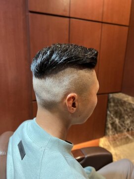 ヘアモード キクチ 銀座店 銀座 理容室 ポンパドールフェード