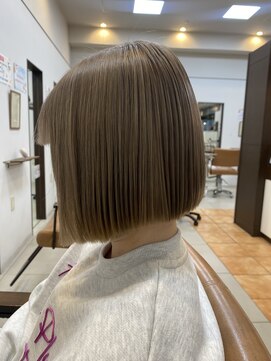 ソワンドゥブレス 大日店 (soin de brace) : 切りっぱなしボブ×ハイトーンカラー