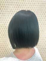 アーチフォーヘアー(a rch for hair) モスグリーンカラー×切りっぱなしボブ