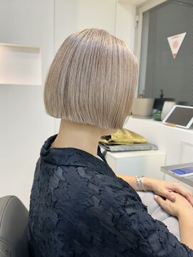 セルン(cerne) ミルクティーボブミニボブ前下がりボブショートボブ40代