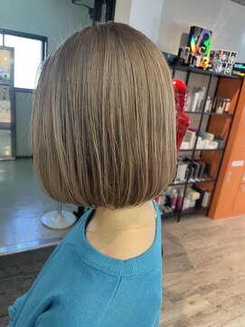 コワファースト長崎シャンプーボーイ 2nd(COIFF1RST 長崎 SHAMPOO BOY) ボブ　ベージュ