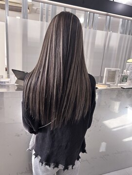 キング 梅田(K!ng) 縮毛矯正髪質改善ハイライトレイヤーカット梅田美容室エクステ