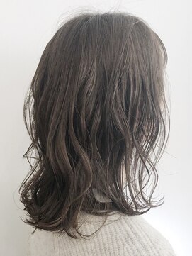 エリマ 横浜西口(elima) 横浜西口イルミナカラーミルクティーベージュアッシュカラー30代