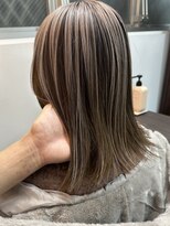 ヴェルデ(Verde)&nbsp;ミディアムボブ×アンブレラカラー