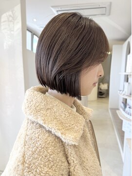 エメ 小山(Aimer) レイヤーボブ