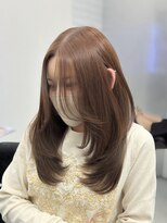 ロムーク 表参道(LOMKH)&nbsp;小顔ロングレイヤーカット顔周り春グレージュカラー透明感カラー