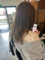 アングゥイー(ungu iE) くびレイヤー+シアーベージュ