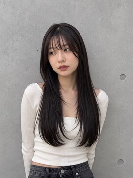 エヌア(ENURE) ロングレイヤー ベージュカラー ショートボブ 切りっぱなし