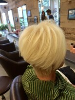 ローレンアンドパレード 並木坂店(Lauren&Parade)&nbsp;前下がりショートボブ×ホワイトカラー