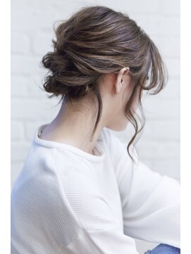 ラレイ(Lalei) 【Lalei】簡単ヘアアレンジ　くるりんぱ　表参道