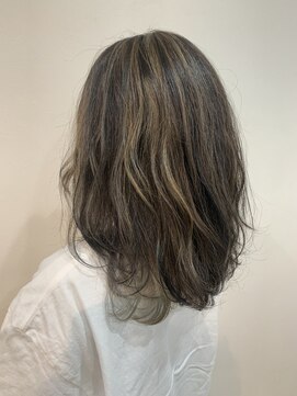 アールズ ヘアー(R s hair) レイヤーミディ×ハイライト【R's hair yasu】
