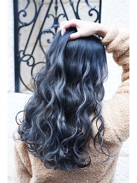 ティンク 横須賀中央(Tink) コントラストハイライト×ヘムラインカラー◎