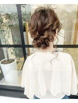 ニド(2do)&nbsp;結婚式お呼ばれシニオンアレンジ