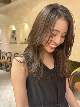 ビュートリアム265(BEAUTRIUM 265) ロングレイヤーカット 流れる顔周りレイヤー 韓国レイヤー 銀座