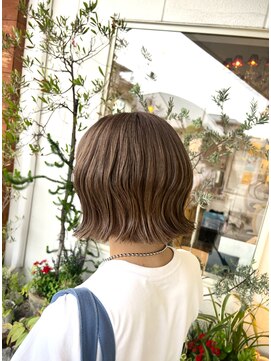 グランツ(Glanz) ミルクティーグレージュ