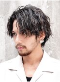 大人ビジネスツイストスパイラルパーマセンターパート毛流れ