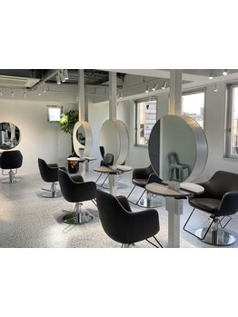 反町駅徒歩3分◆少人数制で居心地の良い上質なプライベート空間で、悩みを相談しやすいのも魅力♪