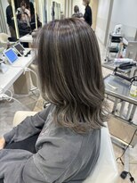 ケンジ 平塚 アネッタ(KENJE annetta)&nbsp;外国人風ハイライトカラー