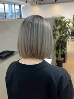 メリー オオサカ(Merly Osaka)&nbsp;色持ち良いwhite gray balayage