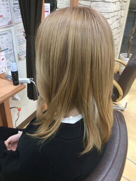 ヒラトヤ 肴町店 20代30代40代大人可愛いハイトーンホワイトベージュダブルカラー