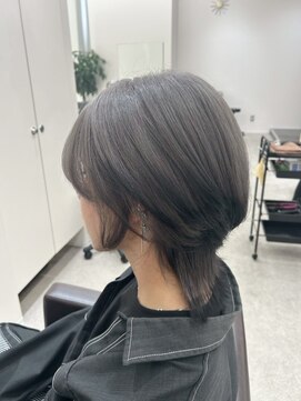 ユウル 横浜(juhl.) チャコールグレーウルフカット暗めカラーココアブラウン/横浜駅