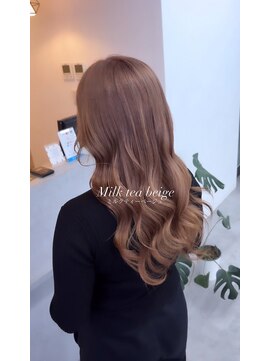 ミルクティーベージュ