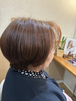 GLASSY HAIR【グラッシーヘアー】の写真/5年後も10年後も美しく。素材にこだわり抜いた国産ヘナと最先端ケアで、大人の髪の悩みを解決。