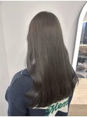 ピンクベージュ/Wカラーでつくるロングスタイル