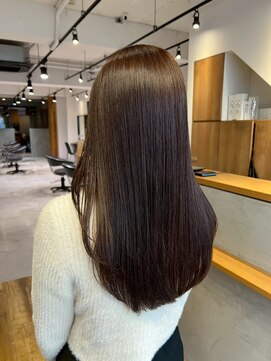 アカラ(acala) ナチュラルストレート【20代/30代/イルミナカラー/髪質改善】