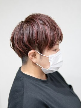 リアン(LIEN) 刈り上げショート×ハイライトピンク