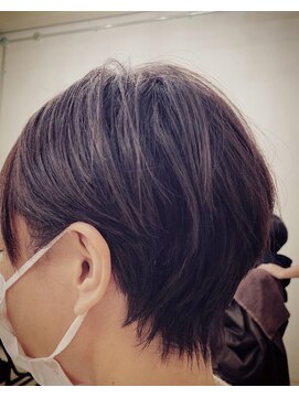 ロディーナコク 大口 新子安(rodina.coc) 耳かけショート×マットグレージュボーイッシュ女子ラフ大人30代