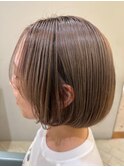 大人ハイライトグレージュボブ
