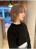 外はねボブ顔まわりレイヤーハイトーンベージュカラー袋町