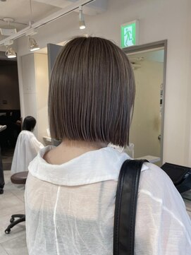 キャンバス バイ ネオリーブ 横浜西口(Canvas by neo.) 切りっぱなしボブ グレージュ ブリーチ s
