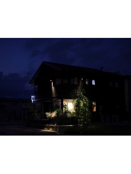 たくさんの綺麗を生み出した高い技術力を持つオーナーのマンツーマン施術。お客様に合わせて柔軟にご対応。