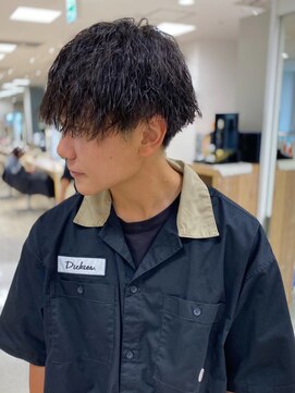 シャルムバイケンジ(Charm.by KENJE) 縦落ちツイストスパイラル波巻きシャドウパーマ無造作銀座メンズ