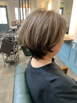 白髪ぼかしハイライト/ショートカット/アンブレラ/【西長堀駅】