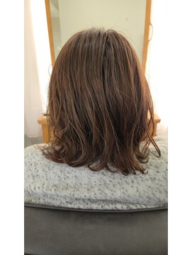 タイト(tyto) ボブに動きを