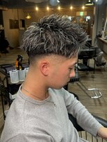 ミオ ベガ(Mio'' VEGA)&nbsp;ホワイトメッシュ×フェード短髪スパイキー