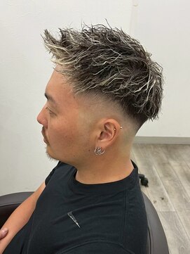 一鳳庵　【イオアン】 サイドパート メンズパーマ フェードカット バーバースタイル