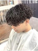 スペインカールスパイキーショートブルーブラックフェザーパーマ