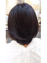 レヴィーマム(Revie mum)&nbsp;動きのあるボブスタイル