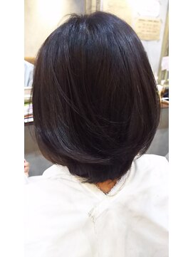 レヴィーマム(Revie mum) 動きのあるボブスタイル