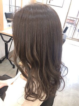 エニー(ennie') アッシュグレージュ【緑地公園/江坂/吹田/豊中/桃山台/千里山】