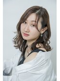 大人キレイなミディアムローレイヤー　波巻きアレンジ　2