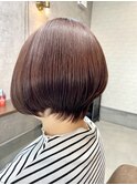 ショートボブ×ピンクベージュ