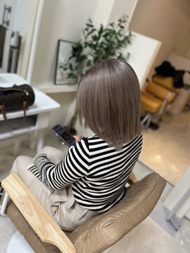 カリーナ(CARINA) ハイトーンカラー/グレージュカラー