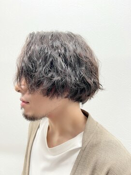 アッシュタカサキ(ash takasaki) ツイストスパイラルパーマセンターパートソフトツーブロック