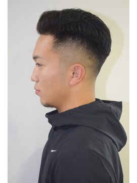 ルックグッドストア タカラヅカ(LOOK GOOD STORE TAKARAZUKA) アップバングサイドスキンフェードバーバーアッシュブラック1104